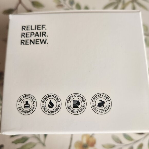 Blossom Essentials - Hydration Repair Honey Salve  4oz / 120ml - Picture 4 of 4